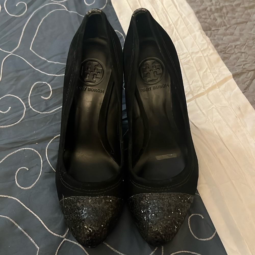 Size 7 Tory Burch beautiful black wedges